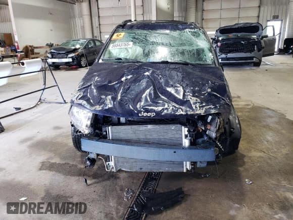 ✅ 2017 Jeep Compass High Altitude • VIN: 1C4NJDEB8HD109816 • Lot: 86843765. Wystawiony na Copart z przebiegiem 99 328 mil. Bezpłatny archiwum sprzedaży aukcyjnych z USA i szczegółowy raport historii pojazdu na DreamBid. Zdjęcie 5.