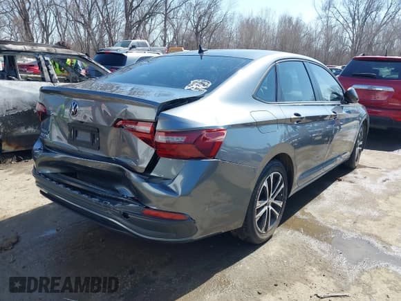 ✅ 2022 Volkswagen Jetta Sport • VIN: 3VWBM7BU6NM017084 • Lot: 41784555. Listed on IAAI with 60,364 mi. Free auction sales archive from the USA and detailed vehicle history report at DreamBid. Image 4.