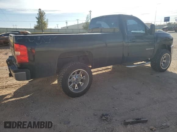 ✅ 2007 Chevrolet Silverado 2500HD Work Truck • VIN: 1GCHC24K27E583766 • Лот: 92220785. Опубликован ранее на Copart с пробегом 134 625 миль. Бесплатный доступ к архиву аукционных продаж из США и подробный отчёт об истории автомобиля на DreamBid. Изображение 3.