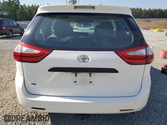 ✅ 2016 Toyota Sienna L • VIN: 5TDZK3DCXGS695506 • Lot: 54347315. Listed on Copart with 127,506 mi. Free auction sales archive from the USA and detailed vehicle history report at DreamBid. Image 6.