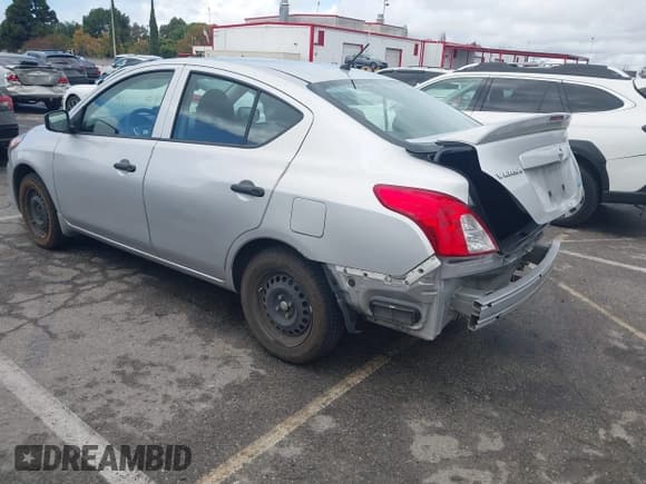 ✅ 2016 Nissan Versa SV • VIN: 3N1CN7AP5GL832548 • Lot: 43443725. Wystawiony na IAAI z przebiegiem 124 502 mil. Bezpłatny archiwum sprzedaży aukcyjnych z USA i szczegółowy raport historii pojazdu na DreamBid. Zdjęcie 3.