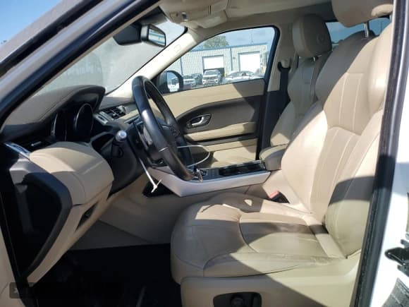 ✅ 2017 Land Rover Range Rover Evoque SE • VIN: SALVP2BG7HH187444 • Лот: 90761665. Опубликован ранее на Copart с пробегом 111 935 миль. Бесплатный доступ к архиву аукционных продаж из США и подробный отчёт об истории автомобиля на DreamBid. Изображение 7.