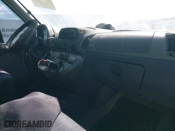 ✅ 2003 Dodge Sprinter • VIN: WD2YD742835560009 • Lot: 43763987. Listed on IAAI with 113,429 mi. Free auction sales archive from the USA and detailed vehicle history report at DreamBid. Image 5.