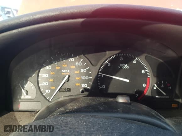 ✅ 2001 Saturn SC • VIN: 1G8ZP12801Z241043 • Лот: 93238175. Опубликован ранее на Copart с пробегом 190 547 миль. Бесплатный доступ к архиву аукционных продаж из США и подробный отчёт об истории автомобиля на DreamBid. Изображение 9.