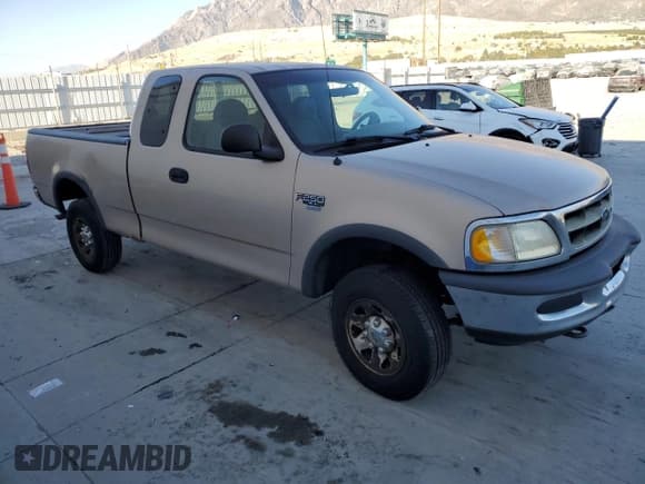 ✅ 1998 Ford F-250 • VIN: 1FTPX28L1WKC07787 • Lot: 75915464. Listed on Copart with 199,543 mi. Free auction sales archive from the USA and detailed vehicle history report at DreamBid. Image 4.