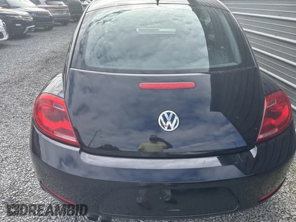 ✅ 2015 Volkswagen Beetle 1.8T • VIN: 3VWJ17ATXFM638584 • Лот: 43923514. Опубликован ранее на IAAI с пробегом 148 081 миль. Бесплатный доступ к архиву аукционных продаж из США и подробный отчёт об истории автомобиля на DreamBid. Изображение 6.