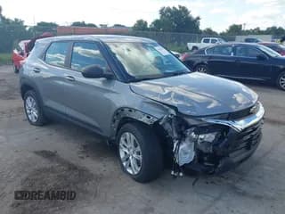 ✅ 2023 Chevrolet TrailBlazer LS • VIN: KL79MMS24PB044225 • Лот: 42994485. Опубликован ранее на IAAI с пробегом 27 232 миль. Бесплатный доступ к архиву аукционных продаж из США и подробный отчёт об истории автомобиля на DreamBid. Изображение 1.