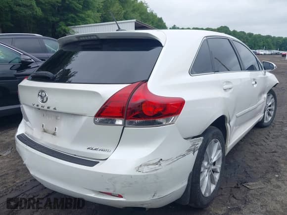 ✅ 2015 Toyota Venza LE • VIN: 4T3BA3BB9FU072079 • Lot: 42713859. Listed on IAAI with 176,907 mi. Free auction sales archive from the USA and detailed vehicle history report at DreamBid. Image 4.