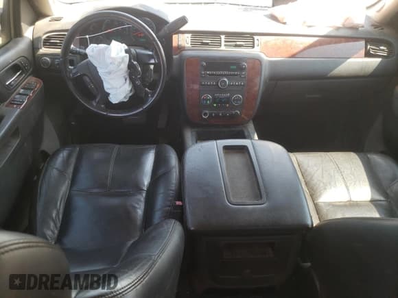 ✅ 2010 Chevrolet Silverado 1500 LTZ • VIN: 3GCRCTE07AG266783 • Lot: 75132404. Listed on Copart with 193,341 mi. Free auction sales archive from the USA and detailed vehicle history report at DreamBid. Image 8.