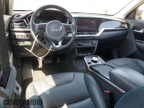 ✅ 2022 Kia Niro EX Premium • VIN: KNDCE3LG4N5145898 • Lot: 56978455. Wystawiony na Copart z przebiegiem 99 959 mil. Bezpłatny archiwum sprzedaży aukcyjnych z USA i szczegółowy raport historii pojazdu na DreamBid. Zdjęcie 8.