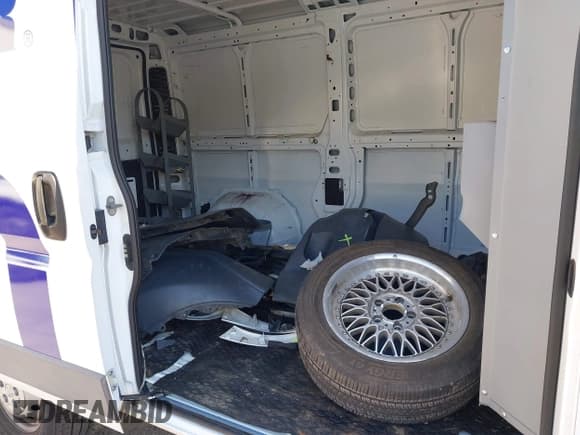 ✅ 2017 Ram ProMaster Cargo • VIN: 3C6TRVAG1HE531777 • Lot: 42440062. Listed on IAAI with 123,298 mi. Free auction sales archive from the USA and detailed vehicle history report at DreamBid. Image 8.