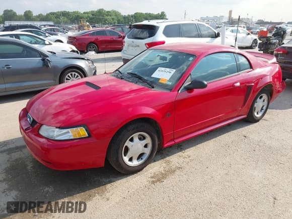 ✅ 1999 Ford Mustang • VIN: 1FAFP4047XF109522 • Lot: 42431256. Wystawiony na IAAI z przebiegiem 118 749 mil. Bezpłatny archiwum sprzedaży aukcyjnych z USA i szczegółowy raport historii pojazdu na DreamBid. Zdjęcie 2.