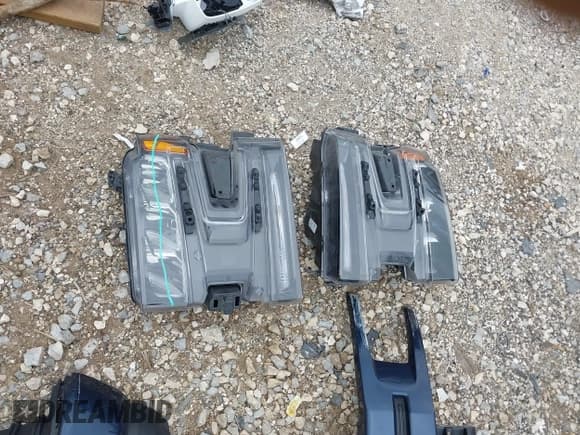 ✅ 2022 Chevrolet Silverado 1500 RST • VIN: 3GCUYEED7NG164206 • Лот: 42481073. Опубликован ранее на IAAI с пробегом 44 759 миль. Бесплатный доступ к архиву аукционных продаж из США и подробный отчёт об истории автомобиля на DreamBid. Изображение 18.