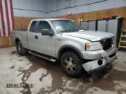 ✅ 2008 Ford F-150 XLT • VIN: 1FTPX14V48FC25388 • Lot: 92135955. Wystawiony na Copart z przebiegiem 298 186 mil. Bezpłatny archiwum sprzedaży aukcyjnych z USA i szczegółowy raport historii pojazdu na DreamBid. Zdjęcie 4.