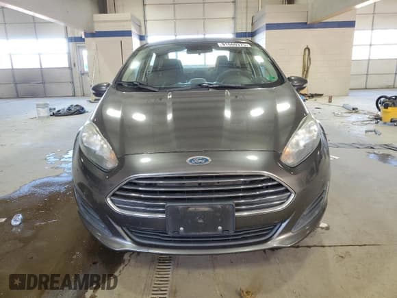 ✅ 2015 Ford Fiesta SE • VIN: 3FADP4BJ6FM199433 • Lot: 91660375. Wystawiony na Copart z przebiegiem 143 814 mil. Bezpłatny archiwum sprzedaży aukcyjnych z USA i szczegółowy raport historii pojazdu na DreamBid. Zdjęcie 5.