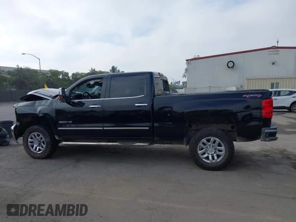 ✅ 2016 Chevrolet Silverado 2500HD LTZ • VIN: 1GC1KWE81GF192150 • Lot: 43063029. Listed on IAAI with 187,523 mi. Free auction sales archive from the USA and detailed vehicle history report at DreamBid. Image 14.
