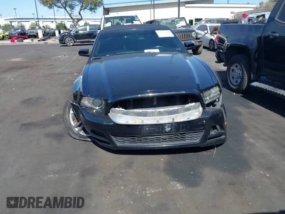 2014 Ford Mustang V6 с VIN 1ZVBP8EM7E5302357, выставлен на аукционе IAAI как лот 42639709 с пробегом 81 680 миль миль и . История ставок и продаж доступна на DreamBid. Изображение 12.