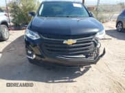 ✅ 2020 Chevrolet Traverse LT Cloth • VIN: 1GNEVMKW1LJ199503 • Lot: 42487487. Wystawiony na IAAI z przebiegiem 94 367 mil. Bezpłatny archiwum sprzedaży aukcyjnych z USA i szczegółowy raport historii pojazdu na DreamBid. Zdjęcie 6.