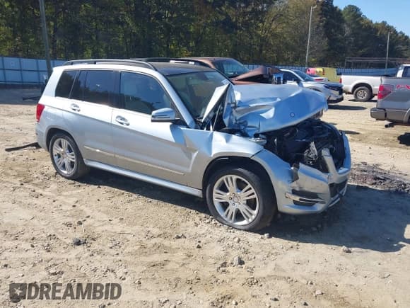 ✅ 2013 Mercedes-Benz GLK 350 • VIN: WDCGG5HB6DG009984 • Lot: 43527416. Listed on IAAI with 129,937 mi. Free auction sales archive from the USA and detailed vehicle history report at DreamBid. Image 1.