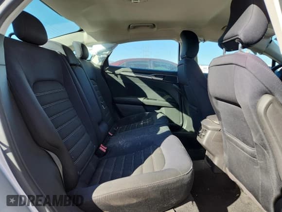 ✅ 2015 Ford Fusion SE • VIN: 3FA6P0H71FR249137 • Lot: 92880365. Wystawiony na Copart z przebiegiem 61 445 mil. Bezpłatny archiwum sprzedaży aukcyjnych z USA i szczegółowy raport historii pojazdu na DreamBid. Zdjęcie 10.