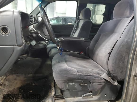 ✅ 2000 Chevrolet Silverado 1500 LT • VIN: 2GCEK19T1Y1380811 • Lot: 70869454. Listed on Copart with 185,213 mi. Free auction sales archive from the USA and detailed vehicle history report at DreamBid. Image 7.