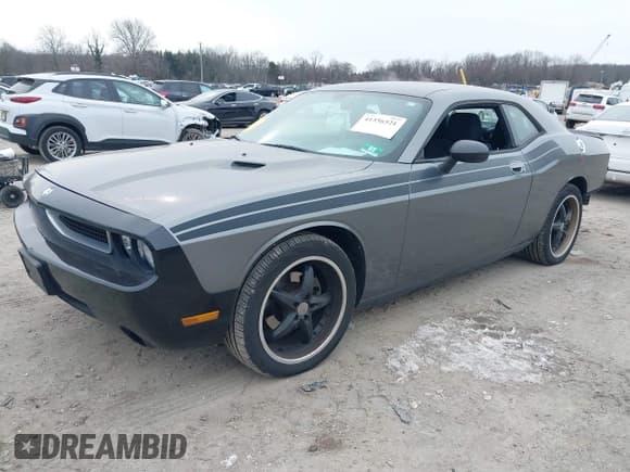 ✅ 2010 Dodge Challenger SE • VIN: 2B3CJ4DV4AH318483 • Lot: 41356521. Wystawiony na IAAI z przebiegiem 111 356 mil. Bezpłatny archiwum sprzedaży aukcyjnych z USA i szczegółowy raport historii pojazdu na DreamBid. Zdjęcie 17.