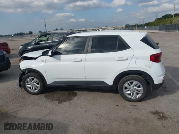 ✅ 2024 Hyundai Venue Essential • VIN: KMHRB8A39RU299269 • Lot: 41283043. Listed on IAAI with 6,510 mi. Free auction sales archive from the USA and detailed vehicle history report at DreamBid. Image 15.