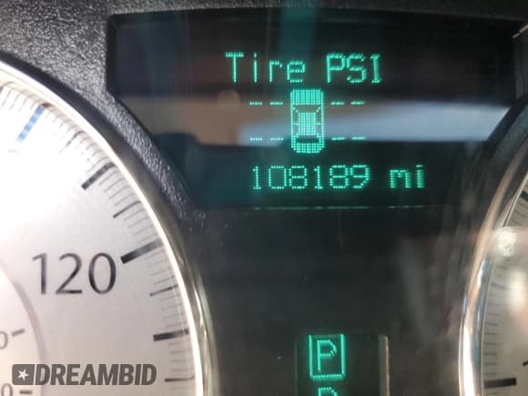 ✅ 2008 Chrysler 300 C • VIN: 2C3LK63H68H229905 • Lot: 82062385. Listed on Copart with 108,189 mi. Free auction sales archive from the USA and detailed vehicle history report at DreamBid. Image 9.