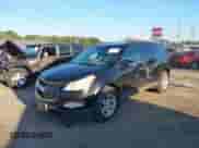 2010 Chevrolet Traverse 1LT z VIN 1GNLVFED5AS117261, wystawiony jako IAAI lot #43220575 z przebiegiem 257 124 mil mil oraz . Historia ofert i sprzedaży dostępna na DreamBid. Obrazek 2.