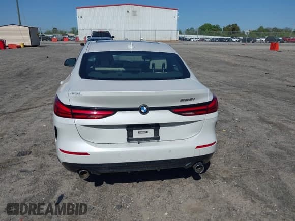 ✅ 2022 BMW 2 Series 228i • VIN: WBA53AK07N7K22207 • Lot: 41983008. Wystawiony na IAAI z przebiegiem 58 436 mil. Bezpłatny archiwum sprzedaży aukcyjnych z USA i szczegółowy raport historii pojazdu na DreamBid. Zdjęcie 17.