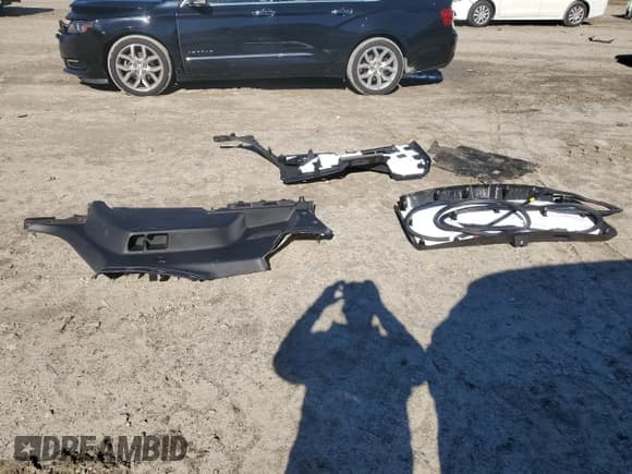 ✅ 2020 Chevrolet Traverse Premier • VIN: 1GNEVKKW6LJ280145 • Lot: 91101165. Wystawiony na Copart z przebiegiem 75 218 mil. Bezpłatny archiwum sprzedaży aukcyjnych z USA i szczegółowy raport historii pojazdu na DreamBid. Zdjęcie 13.