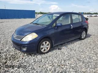✅ 2007 Nissan Versa SL • VIN: 3N1BC13E47L440087 • Лот: 64884805. Опубликован ранее на Copart с пробегом 84 012 миль. Бесплатный доступ к архиву аукционных продаж из США и подробный отчёт об истории автомобиля на DreamBid. Изображение 1.