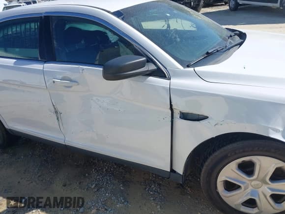 ✅ 2015 Ford Police Interceptor • VIN: 1FAHP2MK2FG195532 • Lot: 41793882. Wystawiony na IAAI z przebiegiem 90 423 mil. Bezpłatny archiwum sprzedaży aukcyjnych z USA i szczegółowy raport historii pojazdu na DreamBid. Zdjęcie 17.