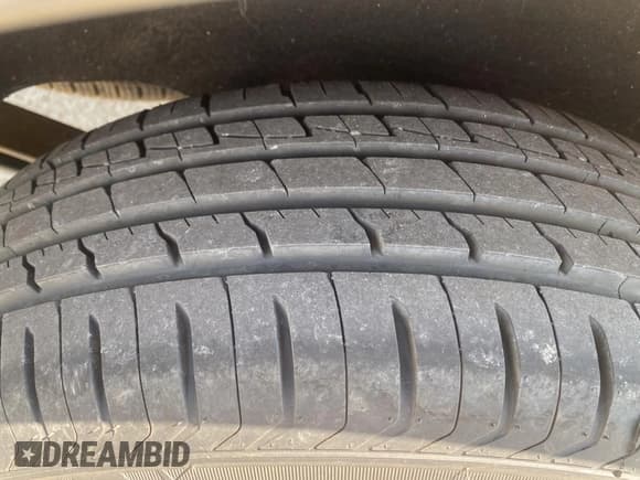 ✅ 2010 Ford Transit Connect XLT • VIN: NM0KS9BNXAT003906 • Lot: 68197795. Wystawiony na Copart z przebiegiem 134 046 mil. Bezpłatny archiwum sprzedaży aukcyjnych z USA i szczegółowy raport historii pojazdu na DreamBid. Zdjęcie 11.