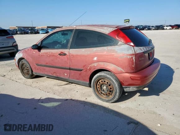 ✅ 2000 Ford Focus ZX3 • VIN: 3FAFP313XYR101516 • Lot: 51911325. Wystawiony na Copart z przebiegiem 180 653 mil. Bezpłatny archiwum sprzedaży aukcyjnych z USA i szczegółowy raport historii pojazdu na DreamBid. Zdjęcie 2.