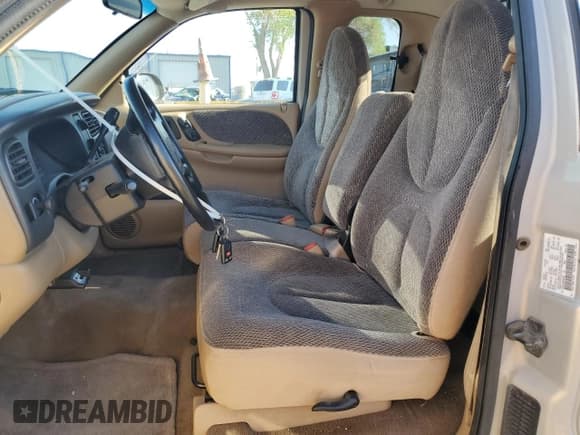 ✅ 1998 Dodge Dakota SLT • VIN: 1B7GL22X9WS505091 • Lot: 53560155. Wystawiony na Copart z przebiegiem 149 429 mil. Bezpłatny archiwum sprzedaży aukcyjnych z USA i szczegółowy raport historii pojazdu na DreamBid. Zdjęcie 7.