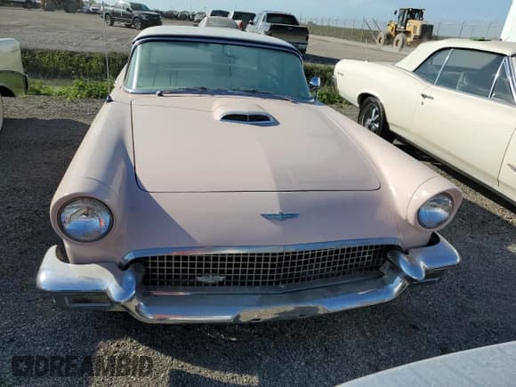 ✅ 1957 Ford Thunderbird • VIN: D7FH309658 • Лот: 75299494. Опубликован ранее на Copart с пробегом 50 865 миль. Бесплатный доступ к архиву аукционных продаж из США и подробный отчёт об истории автомобиля на DreamBid. Изображение 5.