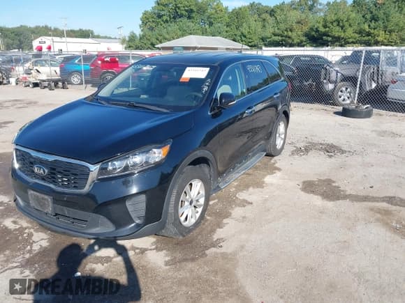 ✅ 2019 Kia Sorento LX • VIN: 5XYPG4A30KG508413 • Lot: 43311743. Listed on IAAI with 102,859 mi. Free auction sales archive from the USA and detailed vehicle history report at DreamBid. Image 19.