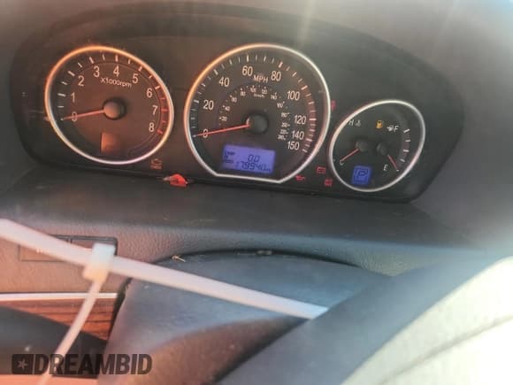 ✅ 2008 Hyundai Veracruz GLS • VIN: KM8NU13C28U072338 • Lot: 89871505. Listed on Copart with 179,940 mi. Free auction sales archive from the USA and detailed vehicle history report at DreamBid. Image 9.