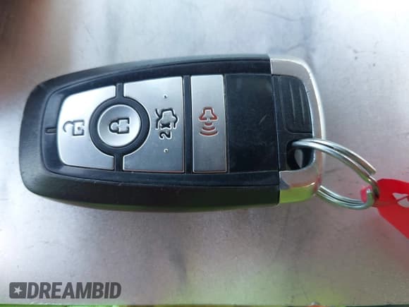 ✅ 2020 Ford Fusion SE • VIN: 3FA6P0LU5LR266094 • Lot: 43575328. Wystawiony na IAAI z przebiegiem 159 974 mil. Bezpłatny archiwum sprzedaży aukcyjnych z USA i szczegółowy raport historii pojazdu na DreamBid. Zdjęcie 11.