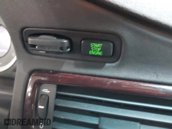 ✅ 2008 Volvo S80 V8 • VIN: YV1AH852481079520 • Lot: 41555947. Listed on IAAI with 158,468 mi. Free auction sales archive from the USA and detailed vehicle history report at DreamBid. Image 11.