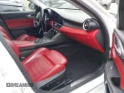 ✅ 2018 Alfa Romeo Giulia Ti Sport • VIN: ZARFAEEN8J7596983 • Лот: 42288356. Опубликован ранее на IAAI с пробегом 78 696 миль. Бесплатный доступ к архиву аукционных продаж из США и подробный отчёт об истории автомобиля на DreamBid. Изображение 5.