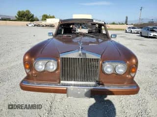 ✅ 1979 Rolls-Royce Flying Spur • VIN: DRK50087 • Lot: 65928224. Wystawiony na Copart z przebiegiem Nie podano. Bezpłatny archiwum sprzedaży aukcyjnych z USA i szczegółowy raport historii pojazdu na DreamBid. Zdjęcie 5.