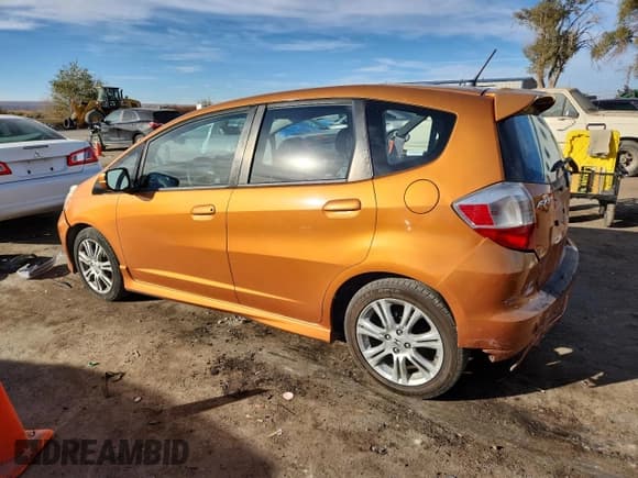 ✅ 2009 Honda Fit Sport • VIN: JHMGE88439S069349 • Lot: 91662605. Listed on Copart with 215,785 mi. Free auction sales archive from the USA and detailed vehicle history report at DreamBid. Image 2.