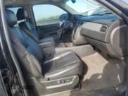 ✅ 2010 Chevrolet Suburban LT • VIN: 1GNUKJE37AR170428 • Lot: 67752034. Wystawiony na Copart z przebiegiem 248 358 mil. Bezpłatny archiwum sprzedaży aukcyjnych z USA i szczegółowy raport historii pojazdu na DreamBid. Zdjęcie 7.