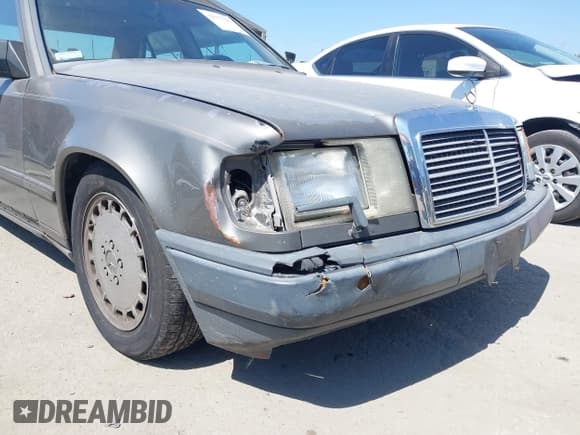 ✅ 1987 Mercedes-Benz 300 D • VIN: WDBEB33D6HA345473 • Lot: 42673109. Listed on IAAI with 242,350 mi. Free auction sales archive from the USA and detailed vehicle history report at DreamBid. Image 6.