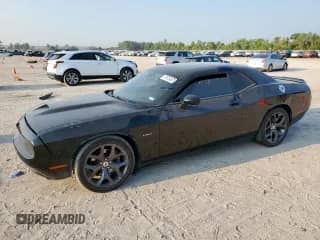 2019 Dodge Challenger R/T z VIN 2C3CDZBT8KH573745, wystawiony jako Copart lot #81014575 z przebiegiem 114 189 mil mil oraz Szkoda całkowita • Salvage title. Historia ofert i sprzedaży dostępna na DreamBid. Obrazek 1.