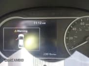 ✅ 2024 Nissan Versa SV • VIN: 3N1CN8EV3RL881832 • Lot: 42906990. Wystawiony na IAAI z przebiegiem 23 819 mil. Bezpłatny archiwum sprzedaży aukcyjnych z USA i szczegółowy raport historii pojazdu na DreamBid. Zdjęcie 7.