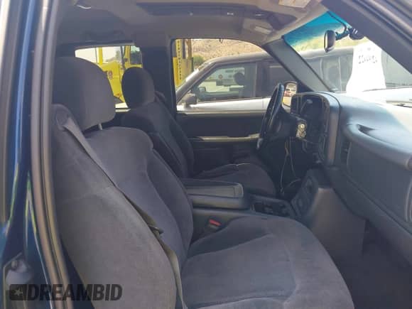 ✅ 2001 Chevrolet Silverado 1500 LT • VIN: 1GCEC19T61Z324941 • Lot: 42094622. Wystawiony na IAAI z przebiegiem 192 814 mil mil. Skorzystaj z bezpłatnego archiwum sprzedaży aukcyjnych z USA i zobacz szczegółowy raport historii pojazdu na DreamBid. Zdjęcie 5.