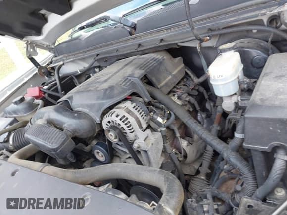 ✅ 2010 Chevrolet Silverado 1500 • VIN: 1GCYKTE22AZ298556 • Lot: 42663885. Wystawiony na IAAI z przebiegiem 189 643 mil. Bezpłatny archiwum sprzedaży aukcyjnych z USA i szczegółowy raport historii pojazdu na DreamBid. Zdjęcie 10.